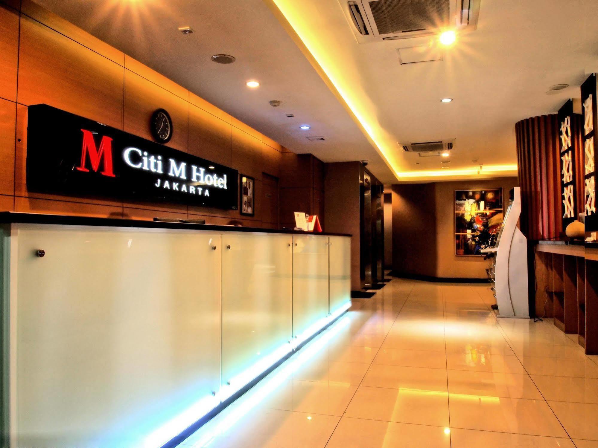 甘比花旗m酒店 雅加达 外观 照片