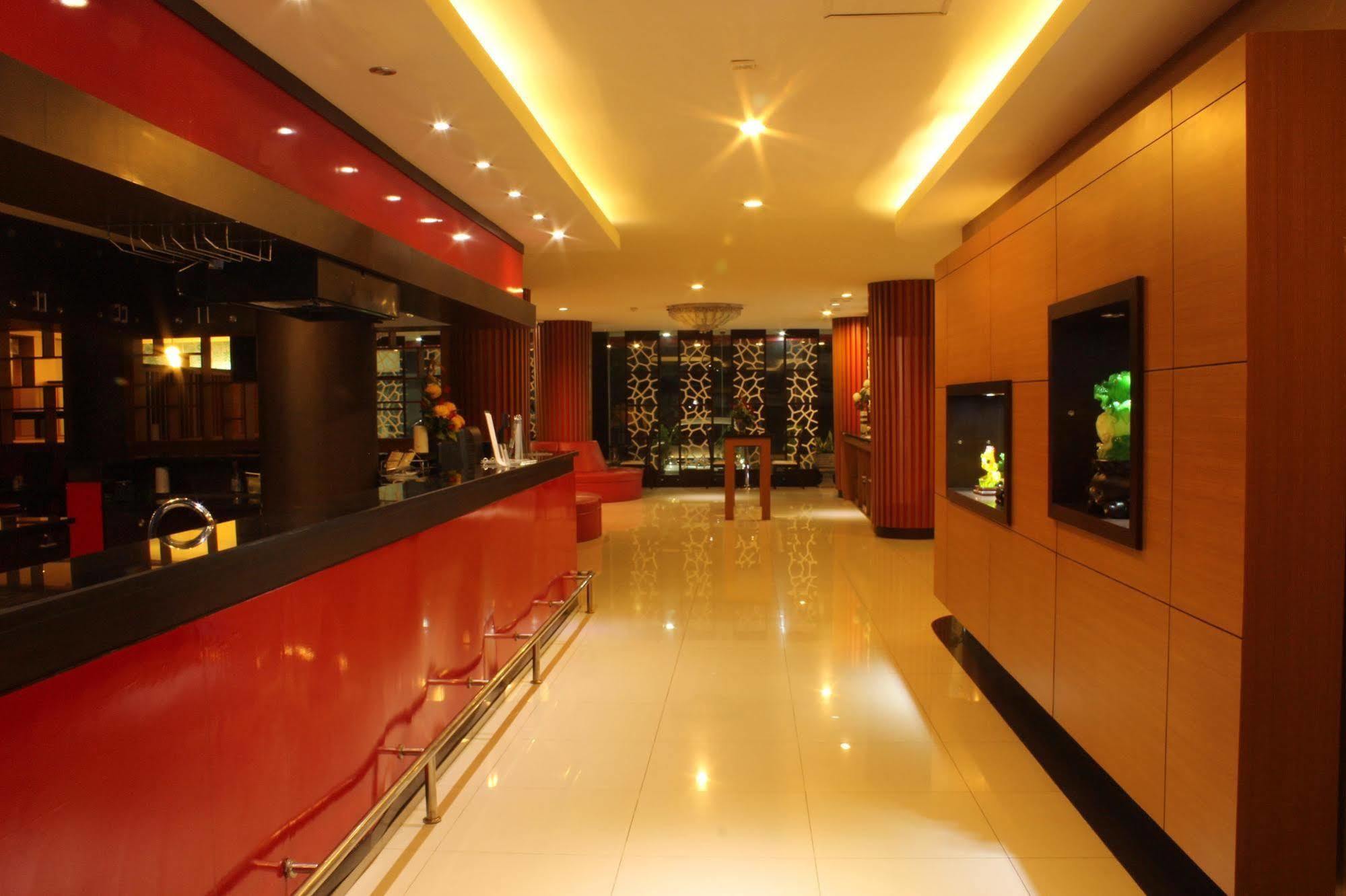 甘比花旗m酒店 雅加达 外观 照片